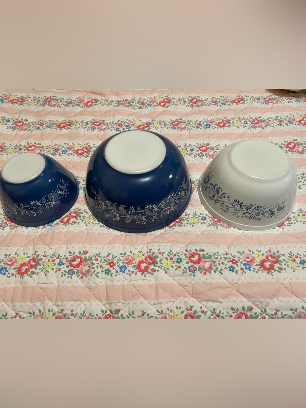 Pyrex Colonial Mist Mixing Bowl Set - Picture 2 of 4